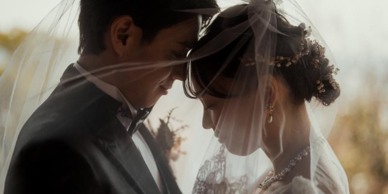 Người thân kết hôn với người lạ điềm báo về mối quan hệ của họ